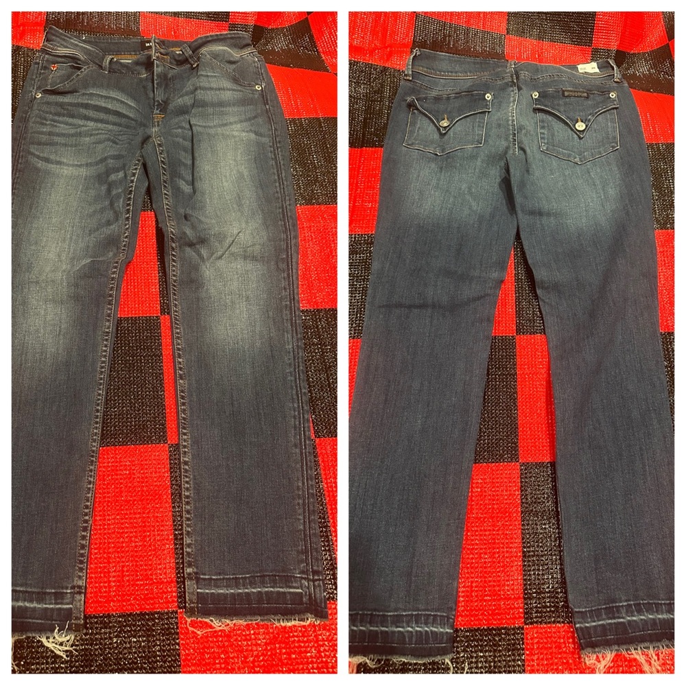 Hudson Collin skinny jeans size 28
Inseam 28”